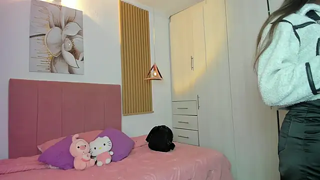 Snapshot of mia_nevaeh chatting on 09.16.25 mia nevaeh online show from 09.16.25