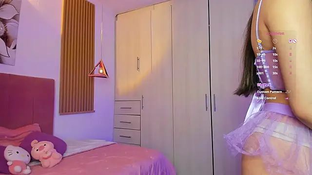 Snapshot of mia_nevaeh chatting on 09.25.25 mia nevaeh online show from 09.25.25