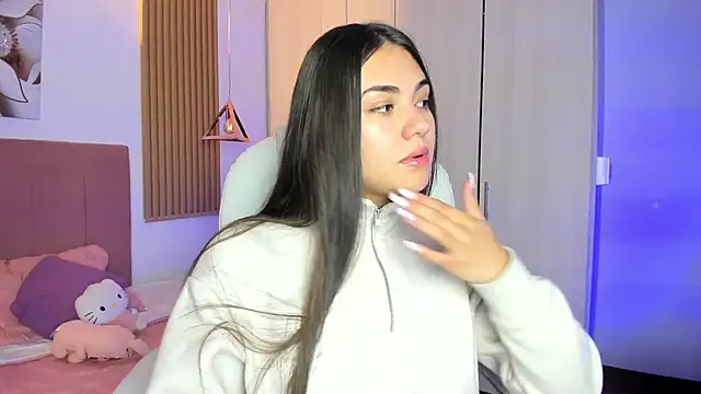 Snapshot of mia_nevaeh chatting on 10.23.25 mia nevaeh online show from 10.23.25