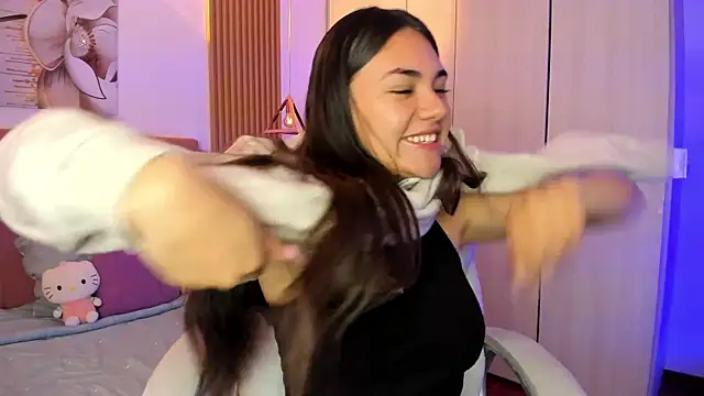 Snapshot of mia_nevaeh chatting on 10.24.25 mia nevaeh online show from 10.24.25