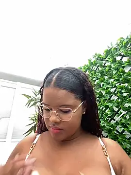 Snapshot of antonella_19x chatting on 12.04.24 antonella 19x online show from 12.04.24