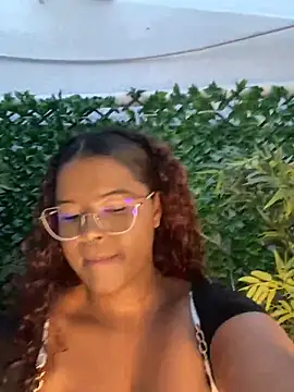 Snapshot of antonella_19x chatting on 12.04.24 antonella 19x online show from 12.04.24