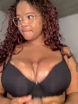 Snapshot of antonella_19x chatting on 12.15.24 antonella 19x online show from 12.15.24