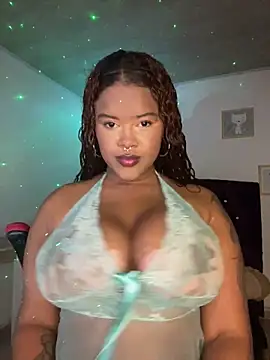 Snapshot of antonella_19x chatting on 03.07.25 antonella 19x online show from 03.07.25