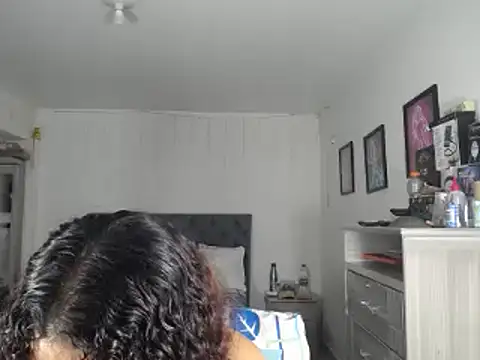 Corina hot online show from 12.26.24