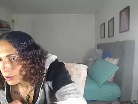 Corina hot online show from 03.22.25