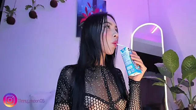 tinymoon- online show from 03.12.25