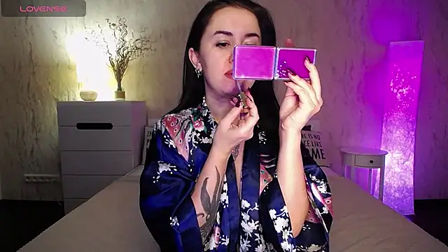 VioletCatt online show from 01.04.25