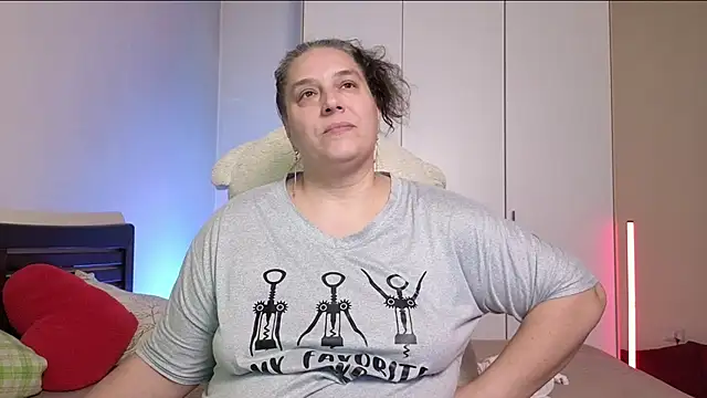 Snapshot of Niter chatting on 09.25.25 Niter online show from 09.25.25