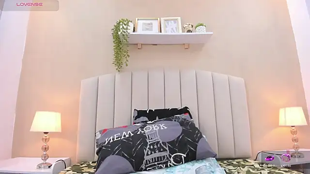 Mia thompson 19 online show from 01.08.26