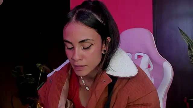 Snapshot of Juanadearco5 chatting on 03.15.25 Juanadearco5 online show from 03.15.25