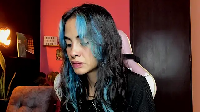 Juanadearco5 online show from 10.17.25