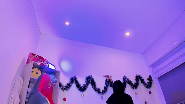 madelyn rose  online show from 12.20.24