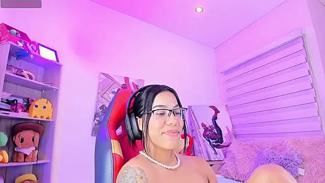 madelyn rose  online show from 02.21.25