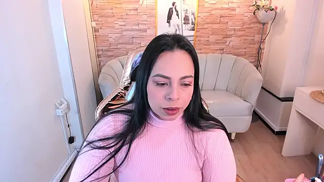Snapshot of jimena_1b chatting on 12.21.24 jimena 1b online show from 12.21.24