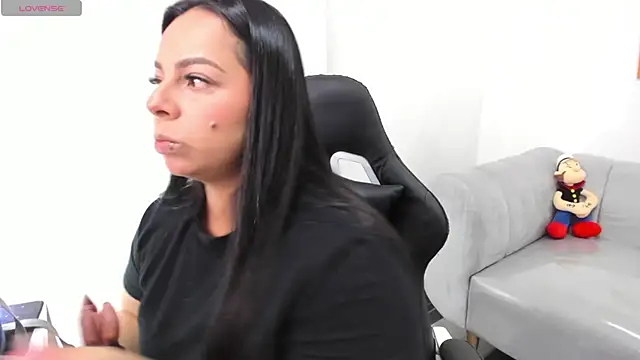 Snapshot of jimena_1b chatting on 12.29.24 jimena 1b online show from 12.29.24
