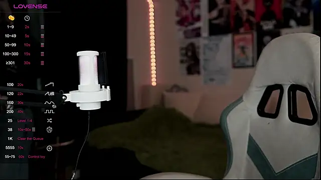 Snapshot of Traharaa chatting on 02.17.26 Traharaa online show from 02.17.26