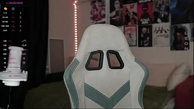 Snapshot of Traharaa chatting on 03.04.26 Traharaa online show from 03.04.26