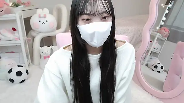 momo room online show from 01.02.25