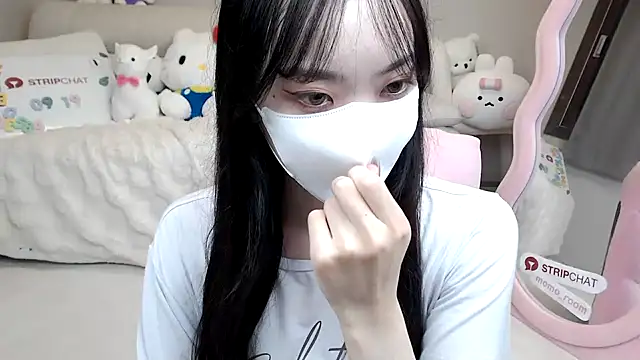 momo room online show from 09.19.25