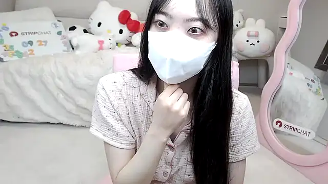 momo room online show from 09.26.25