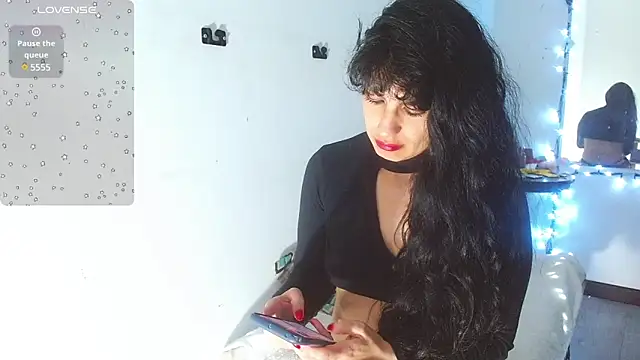 Snapshot of cristina_connor chatting on 03.12.25 cristina connor online show from 03.12.25