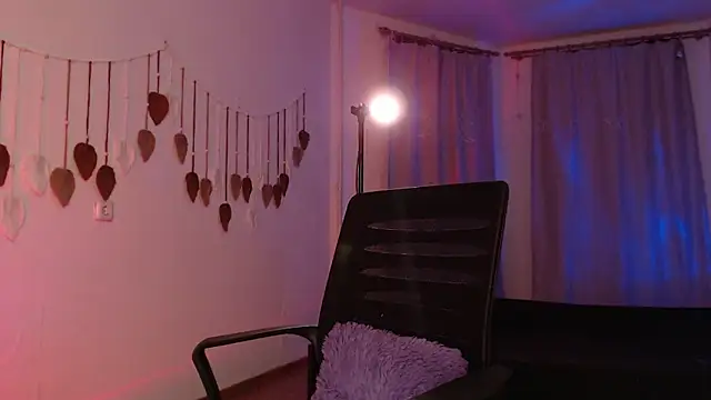 Mayrumey online show from 04.12.26