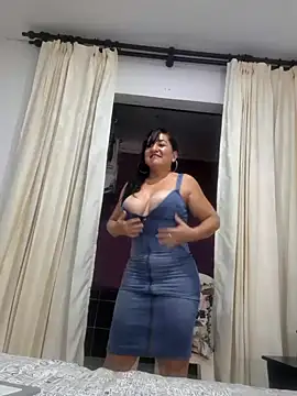 Snapshot of viollett_28 chatting on 12.16.24 viollett 28 online show from 12.16.24