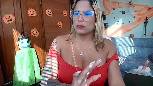 Majo Soussa online show from 10.23.25