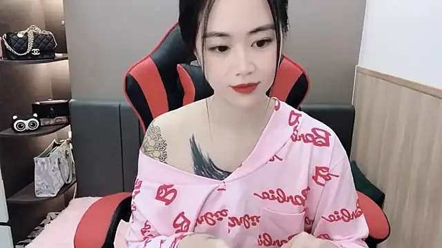 Snapshot of witch-39 chatting on 12.08.24 witch-39 online show from 12.08.24