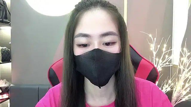 Snapshot of witch-39 chatting on 12.20.24 witch-39 online show from 12.20.24