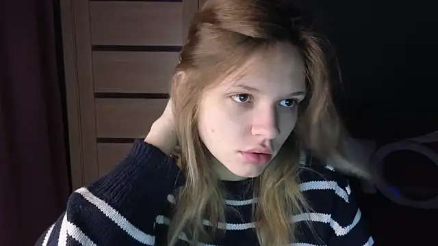 Snapshot of LitaBrom chatting on 10.08.25 LitaBrom online show from 10.08.25