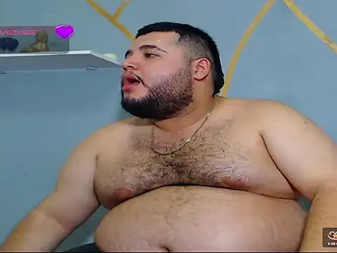 Snapshot of damian_chubby chatting on 09.13.25 damian chubby online show from 09.13.25