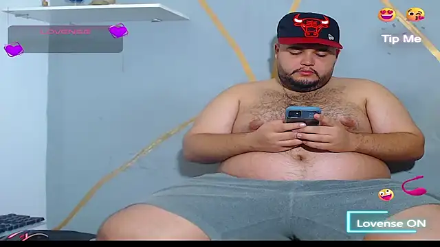 Snapshot of damian_chubby chatting on 09.17.25 damian chubby online show from 09.17.25