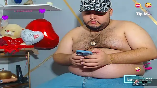 Snapshot of damian_chubby chatting on 09.21.25 damian chubby online show from 09.21.25