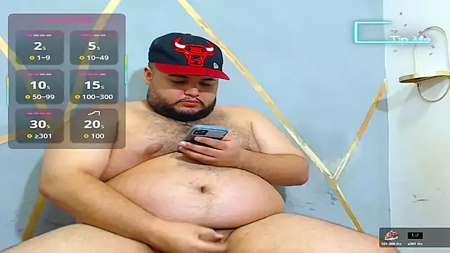 Snapshot of damian_chubby chatting on 10.12.25 damian chubby online show from 10.12.25