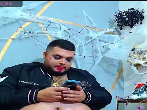 Snapshot of damian_chubby chatting on 11.01.25 damian chubby online show from 11.01.25