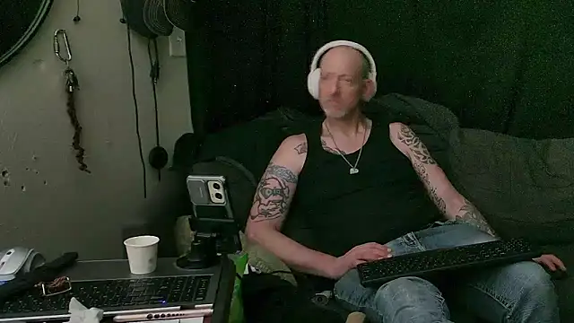 bird-b-n-tha-clouds online show from 06.05.26