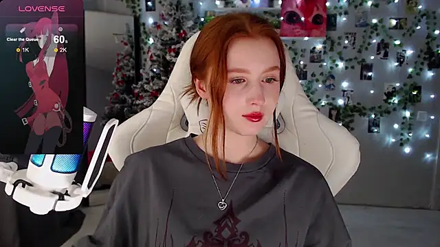 Snapshot of Meow_babe chatting on 12.15.24 Meow babe online show from 12.15.24