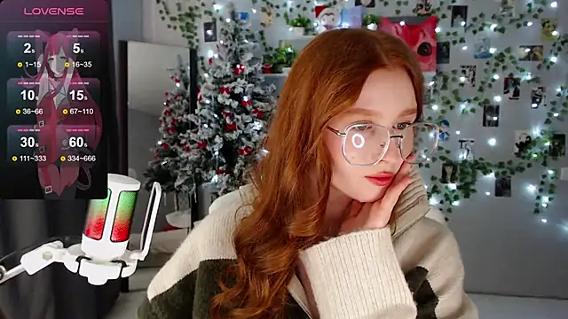 Snapshot of Meow_babe chatting on 12.19.24 Meow babe online show from 12.19.24