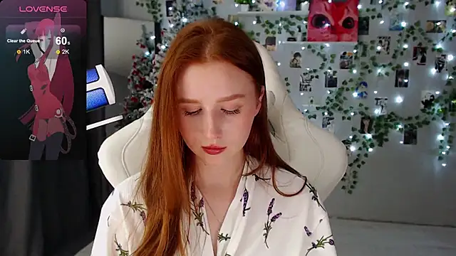 Snapshot of Meow_babe chatting on 12.25.24 Meow babe online show from 12.25.24