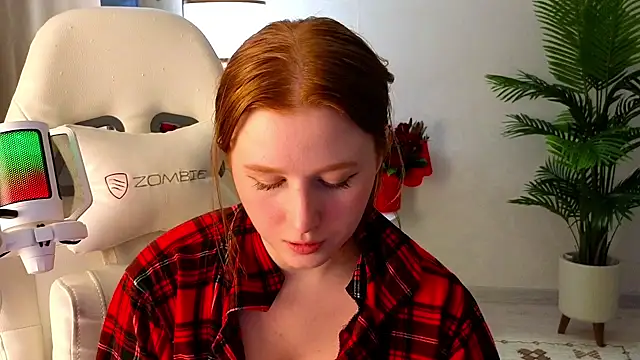 Snapshot of Meow_babe chatting on 01.22.25 Meow babe online show from 01.22.25