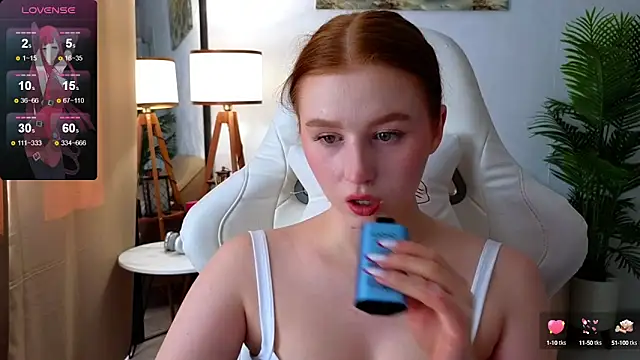 Snapshot of Meow_babe chatting on 02.20.25 Meow babe online show from 02.20.25