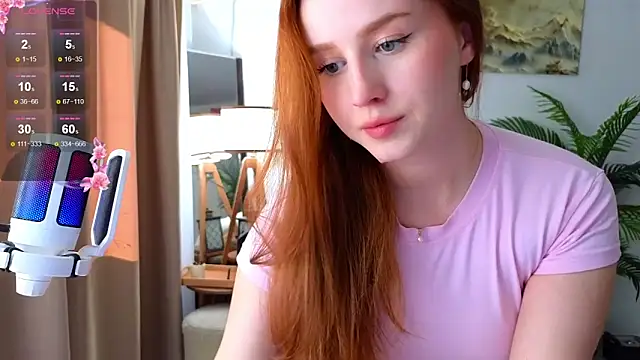 Snapshot of Meow_babe chatting on 10.09.25 Meow babe online show from 10.09.25