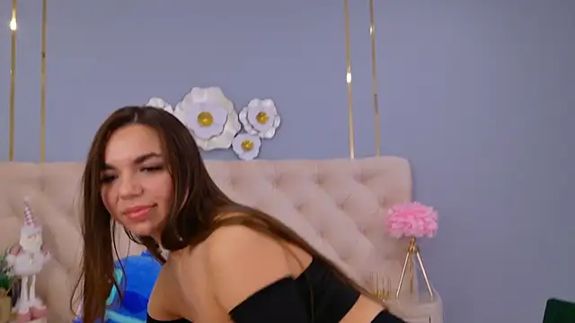 CamillaLarson online show from 12.19.24
