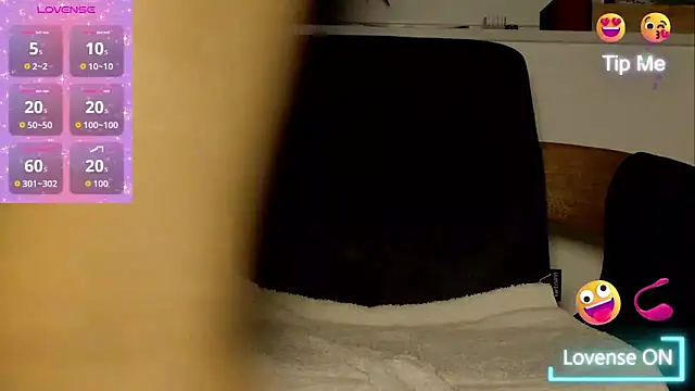 Snapshot of SUEPER_2019 chatting on 10.16.25 SUEPER 2019 online show from 10.16.25