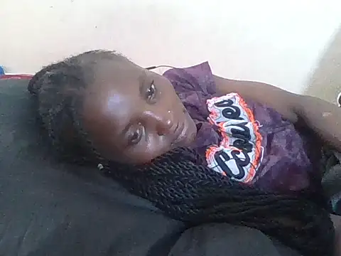 SexyNeedle22 online show from 12.17.25