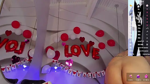 Snapshot of IamNayuta chatting on 02.09.25 IamNayuta online show from 02.09.25