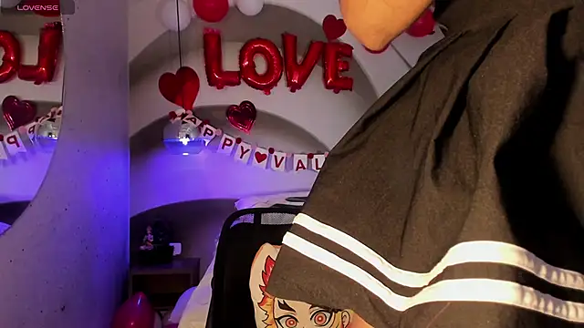 Snapshot of IamNayuta chatting on 02.10.25 IamNayuta online show from 02.10.25