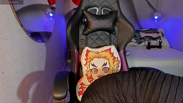 Snapshot of IamNayuta chatting on 02.17.25 IamNayuta online show from 02.17.25